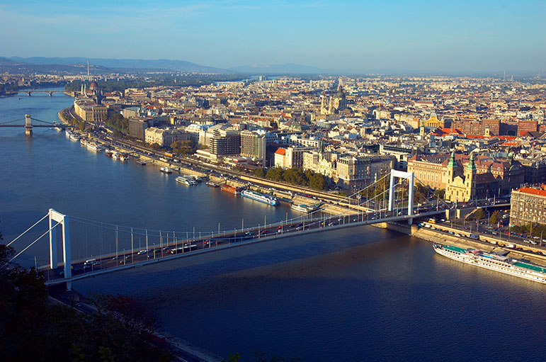 Budapest river scene, photo by David Rabkin